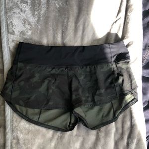 Lululemon Speed Up shorts low-rise 2.5”